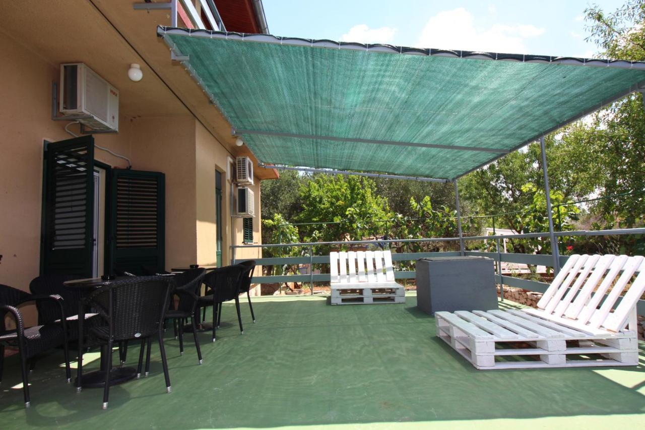 Hostel Marko Tisno Zewnętrze zdjęcie